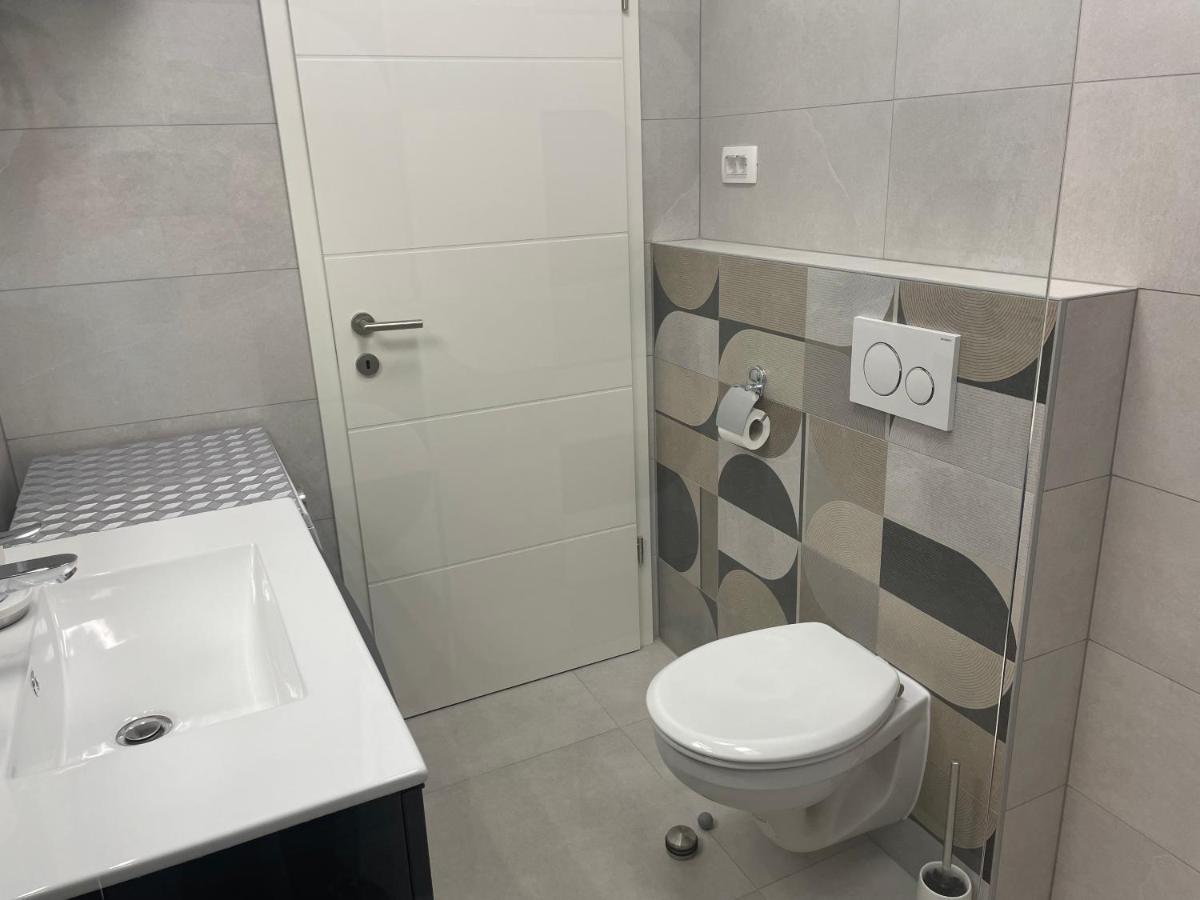 Spacious New App For 5 Persons, Close Beach&City Poreč Kültér fotó