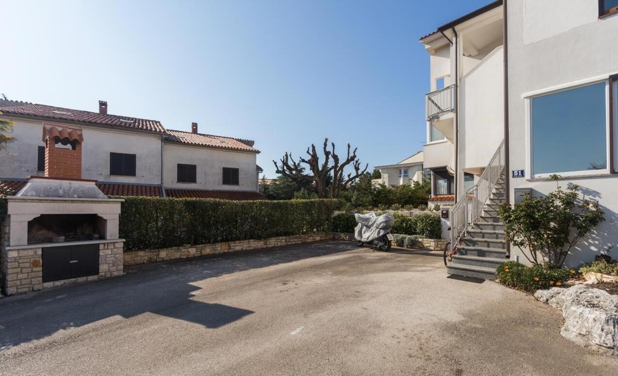 Spacious New App For 5 Persons, Close Beach&City Poreč Kültér fotó