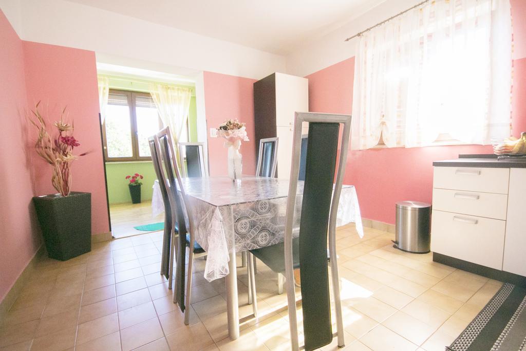 Spacious New App For 5 Persons, Close Beach&City Poreč Kültér fotó